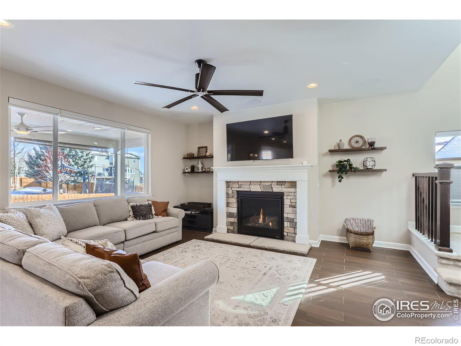MLS Image #2 for 950  gabriella lane,berthoud, Colorado