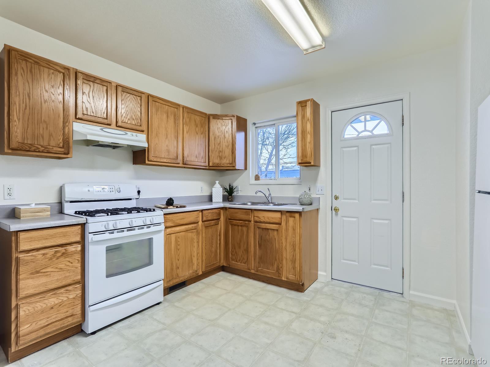 MLS Image #2 for 4335 s lincoln street,englewood, Colorado