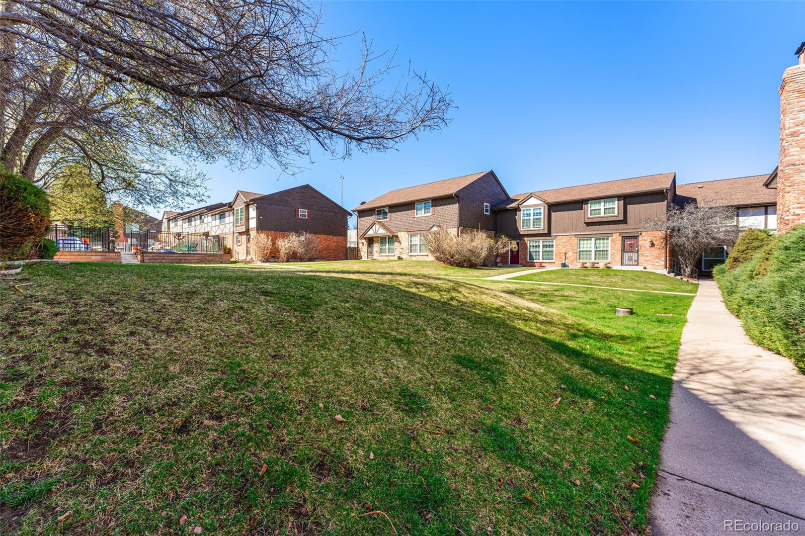 MLS Image #29 for 3825 s monaco parkway,denver, Colorado