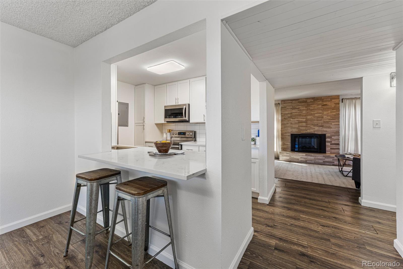 MLS Image #9 for 3825 s monaco parkway,denver, Colorado