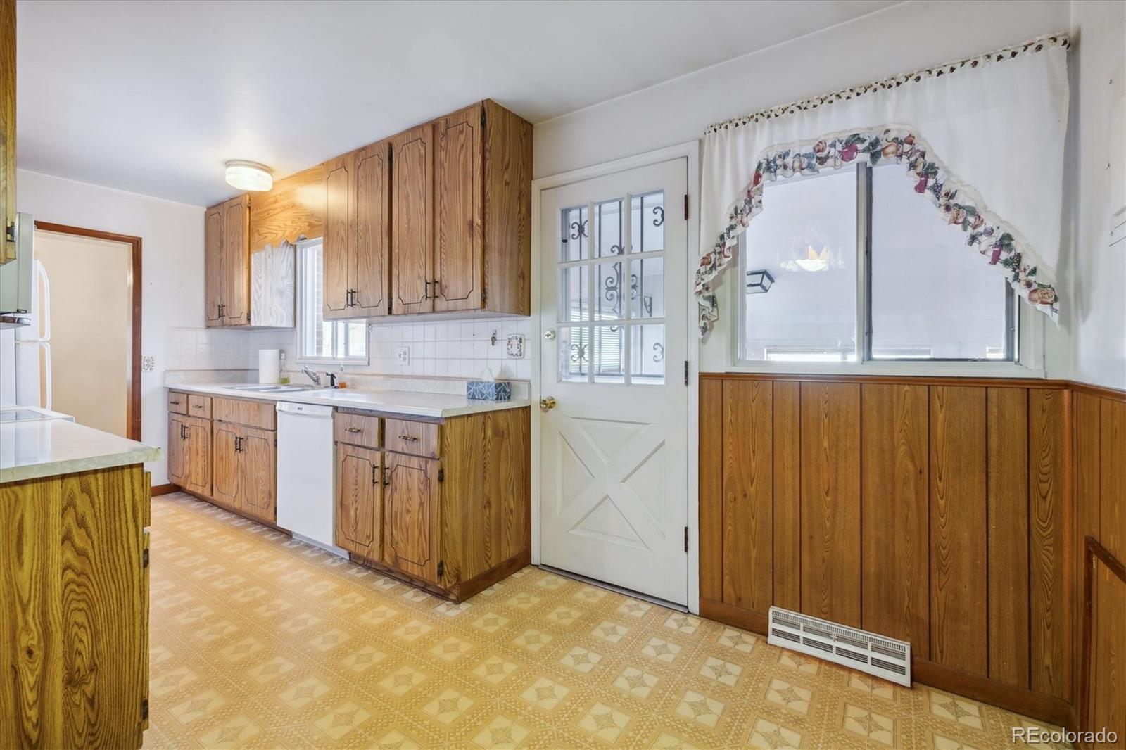 MLS Image #11 for 1806 s wolcott court,denver, Colorado