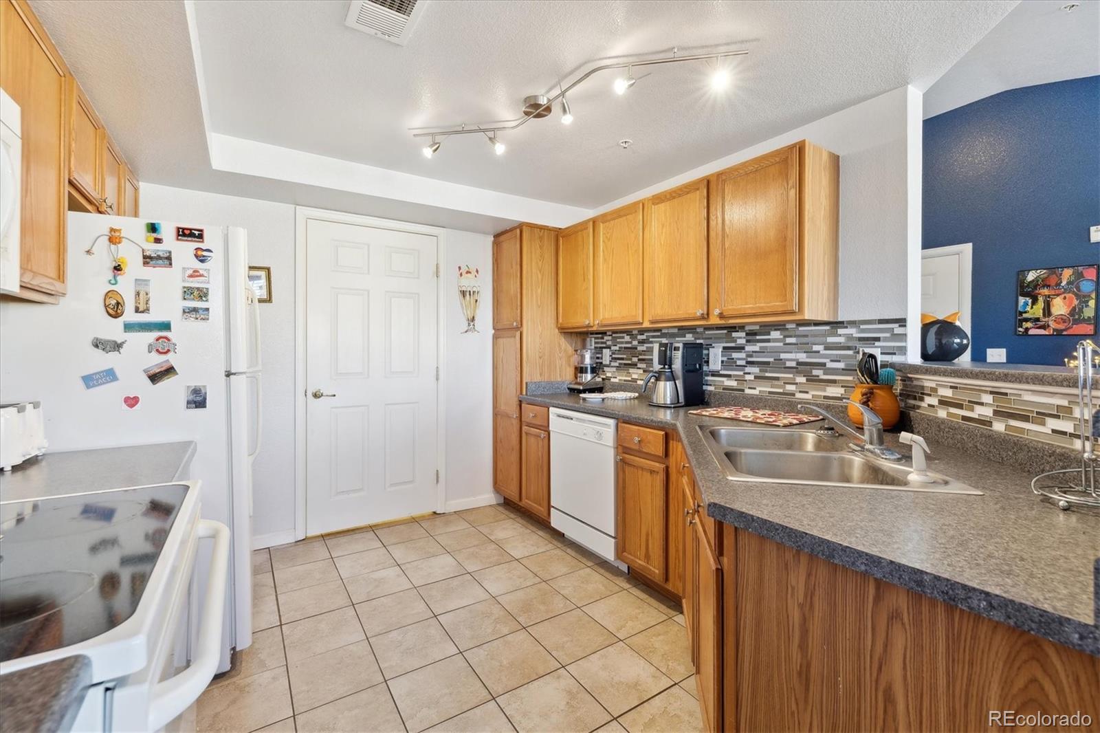 MLS Image #9 for 5704 n gibralter way,aurora, Colorado