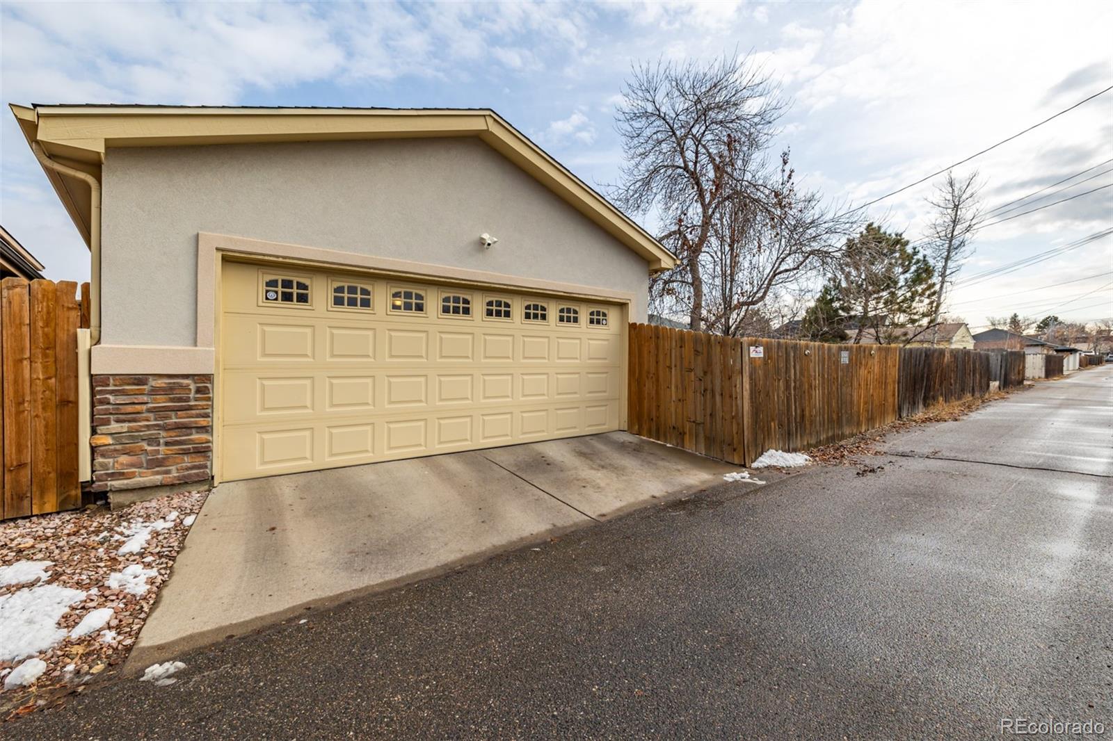 MLS Image #45 for 1025 s locust street,denver, Colorado