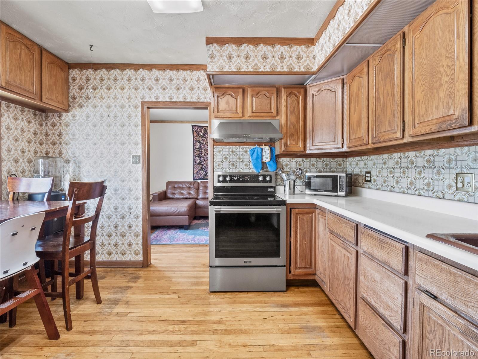 MLS Image #10 for 187 s zuni street,denver, Colorado