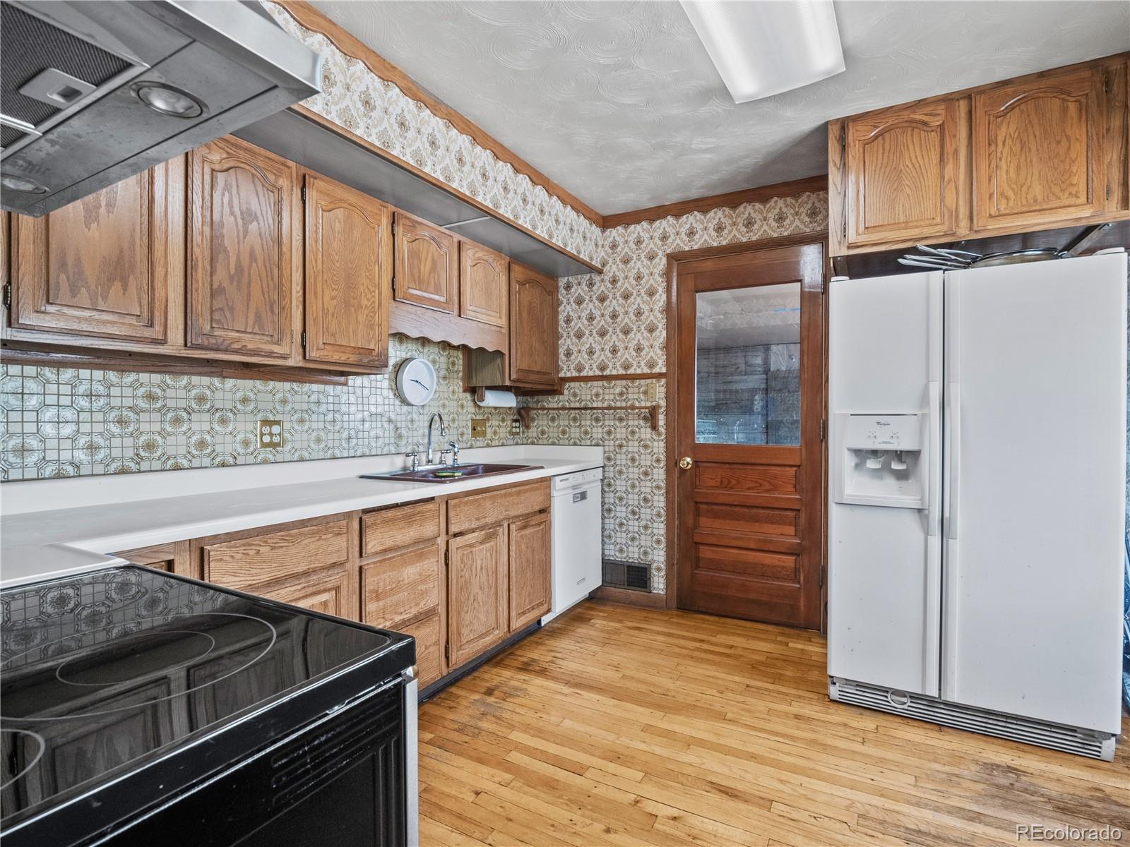 MLS Image #11 for 187 s zuni street,denver, Colorado