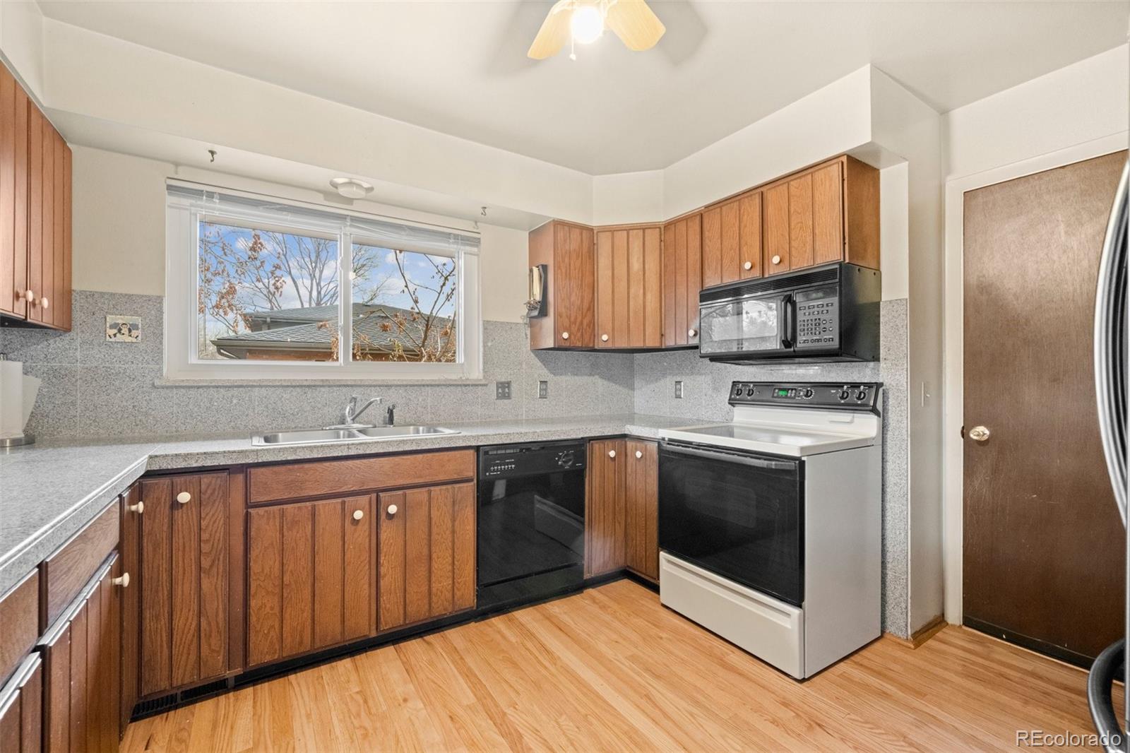 MLS Image #16 for 1685 w davies avenue,littleton, Colorado