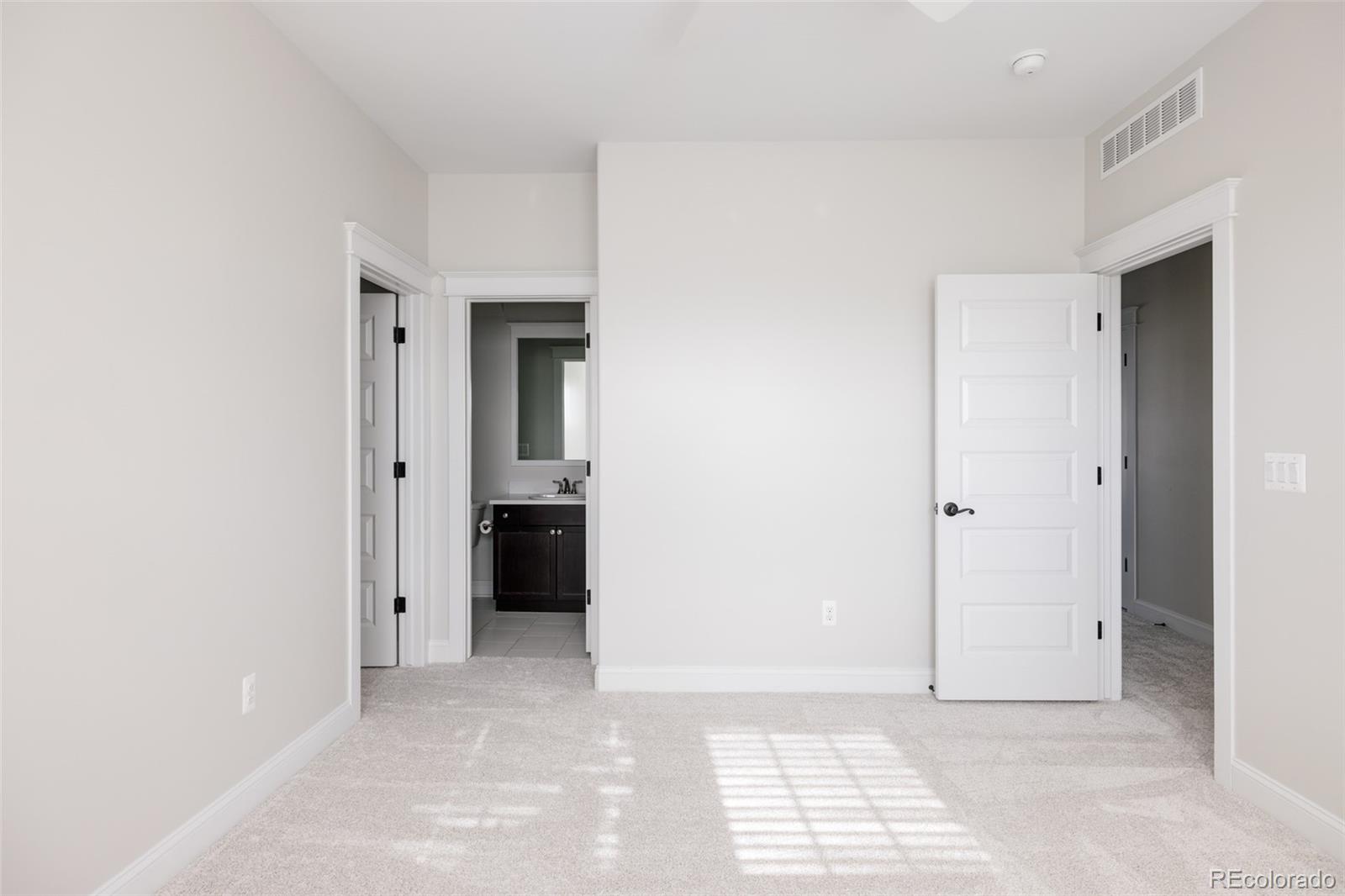 MLS Image #28 for 8990 e 52nd place,denver, Colorado