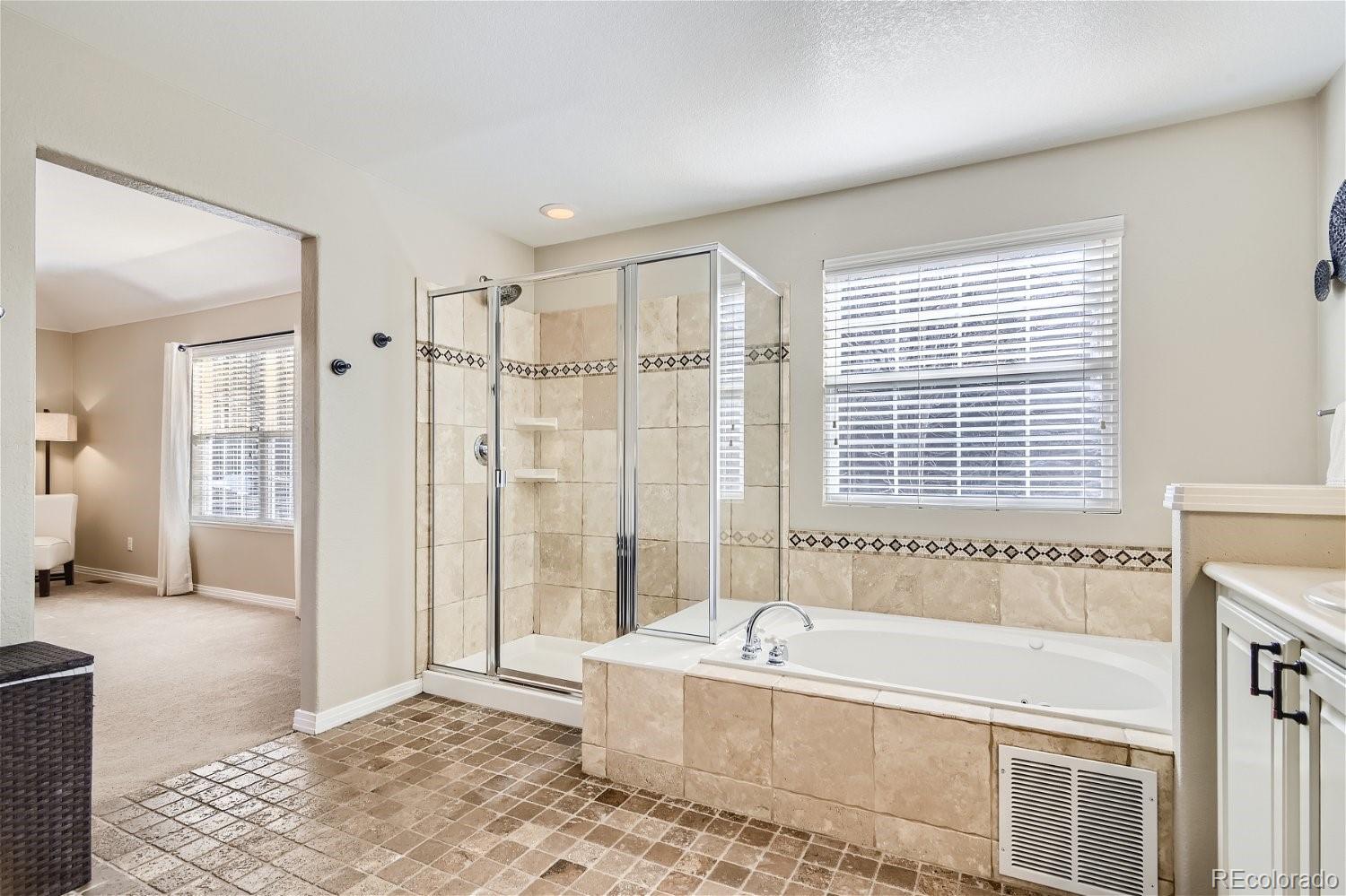 MLS Image #14 for 24542 e easter place,aurora, Colorado