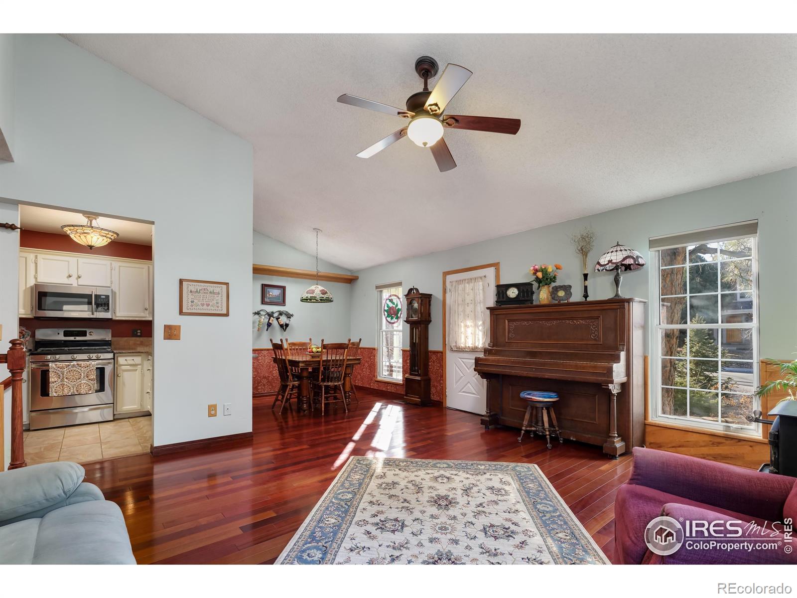 MLS Image #5 for 955  clover circle,lafayette, Colorado