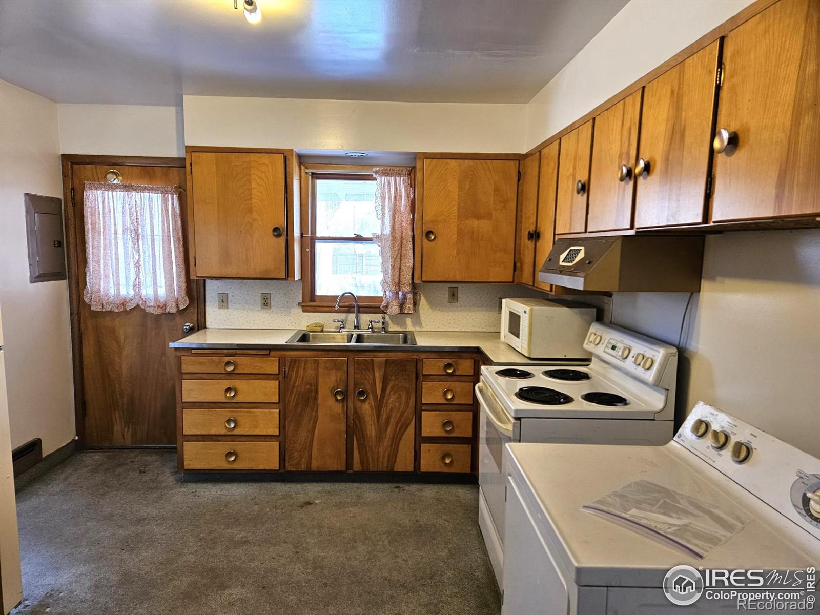 MLS Image #15 for 913 w 8th street,loveland, Colorado