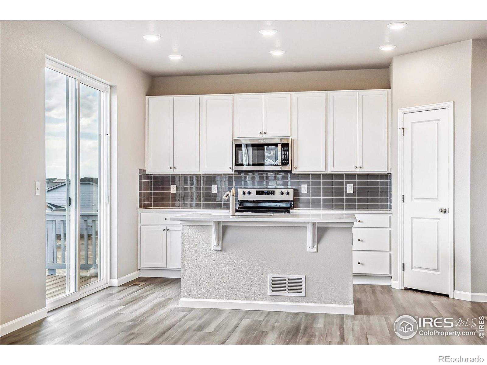 MLS Image #12 for 934  huron street,johnstown, Colorado