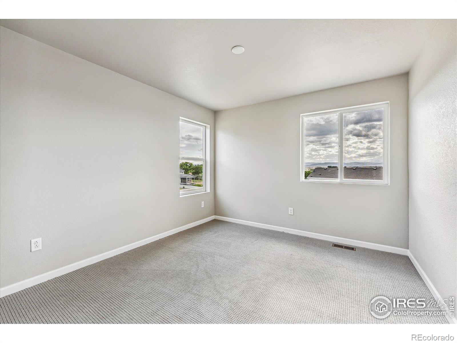 MLS Image #21 for 934  huron street,johnstown, Colorado