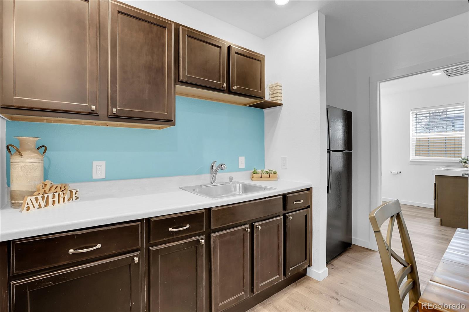 MLS Image #15 for 737 s vrain street,denver, Colorado