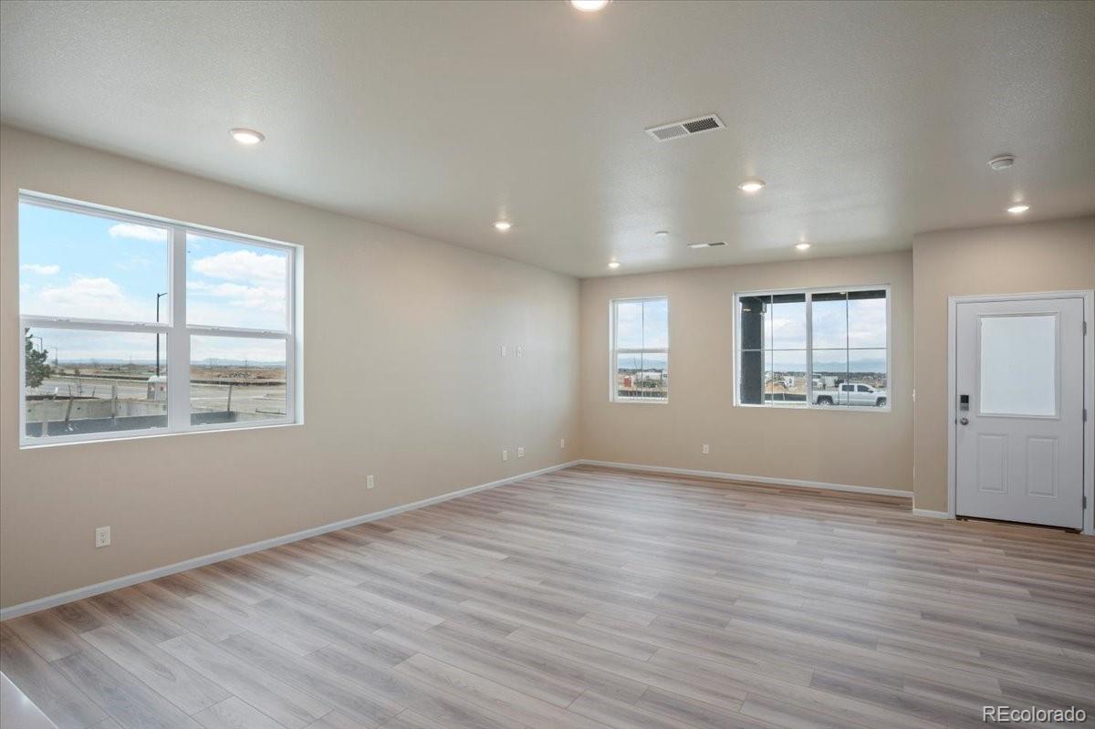 MLS Image #4 for 21183 e 63rd drive,aurora, Colorado