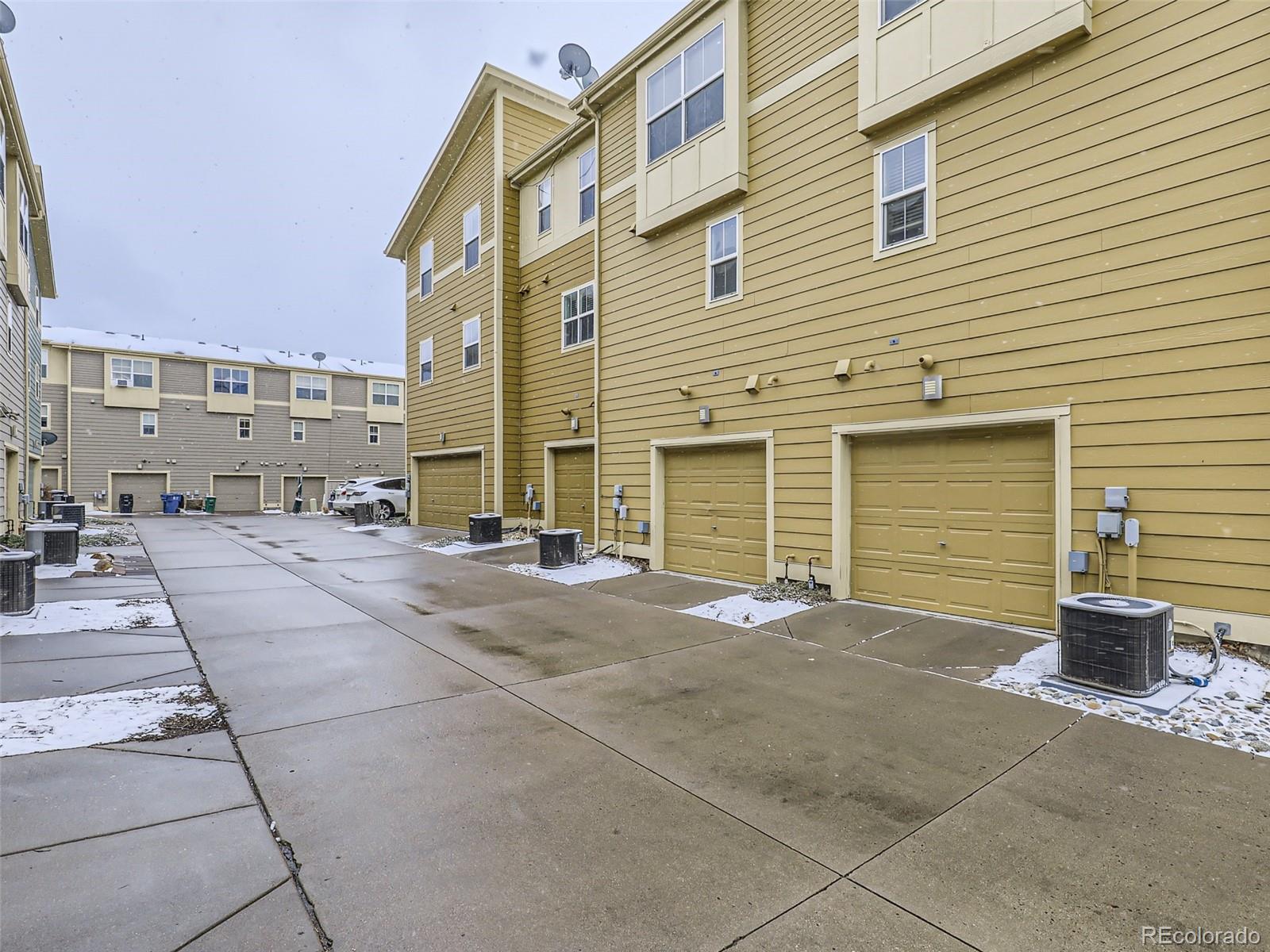 MLS Image #17 for 10582 e 29th drive,denver, Colorado