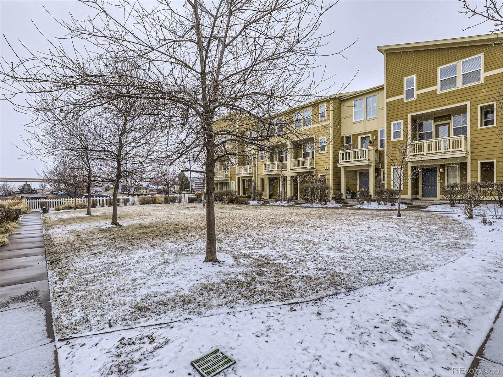 MLS Image #18 for 10582 e 29th drive,denver, Colorado