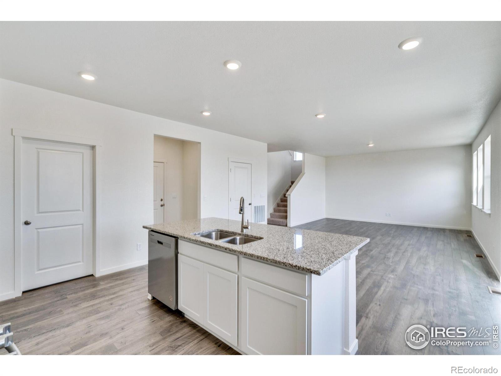 MLS Image #12 for 2718  wren drive,johnstown, Colorado