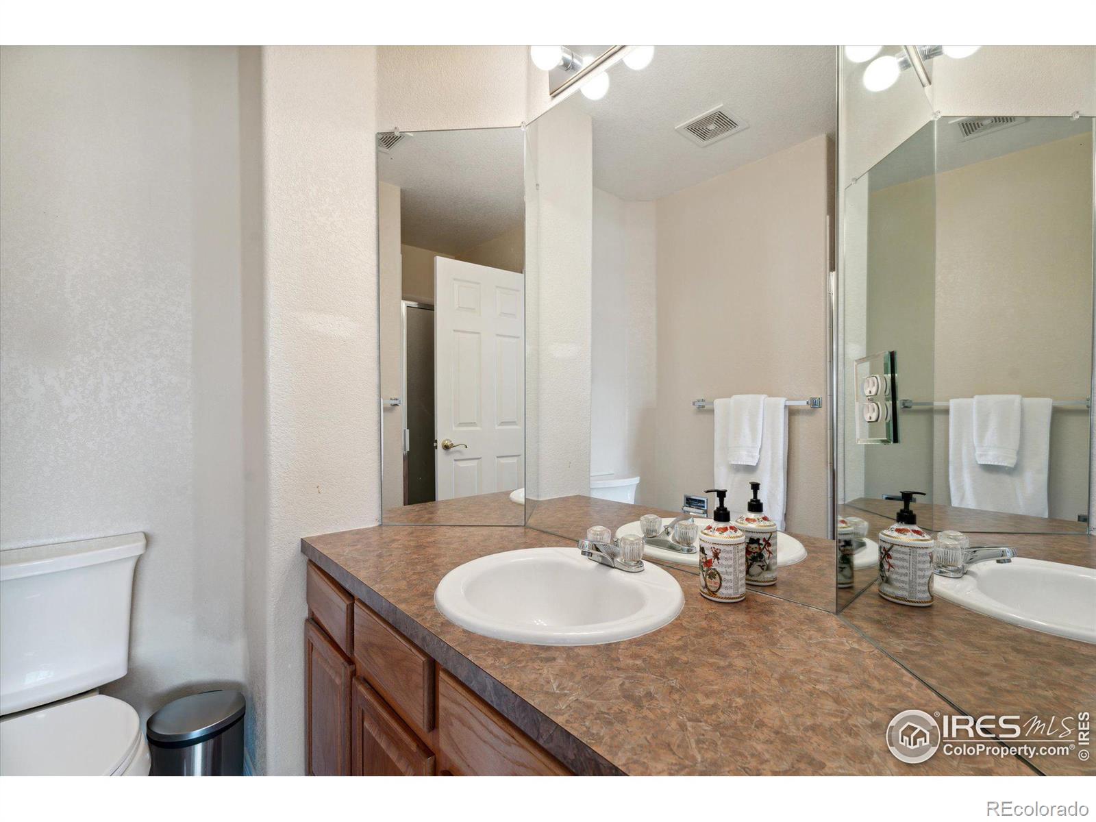 MLS Image #23 for 4002  broadmoor loop,broomfield, Colorado