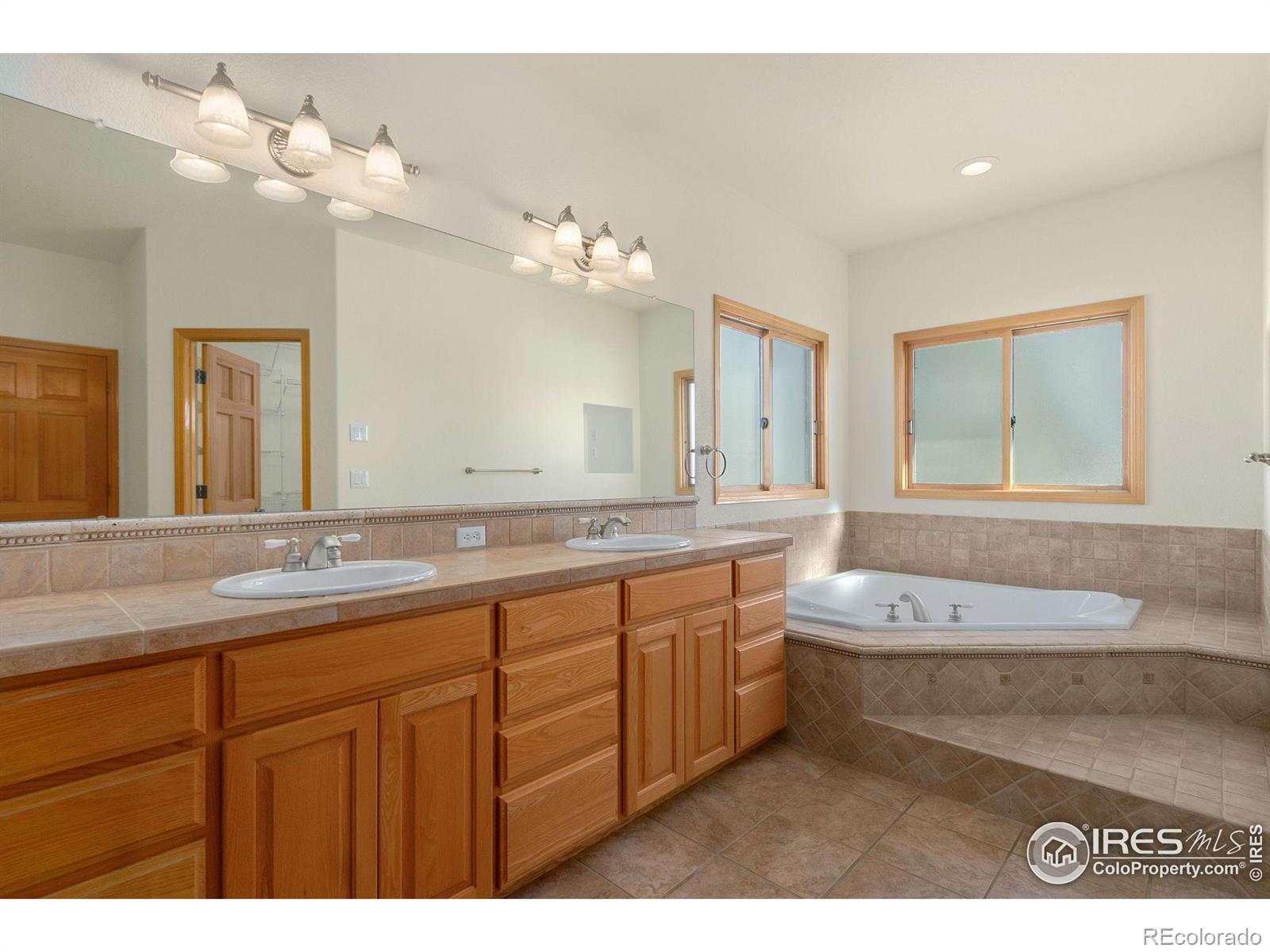 MLS Image #14 for 742  laurel hill court,loveland, Colorado