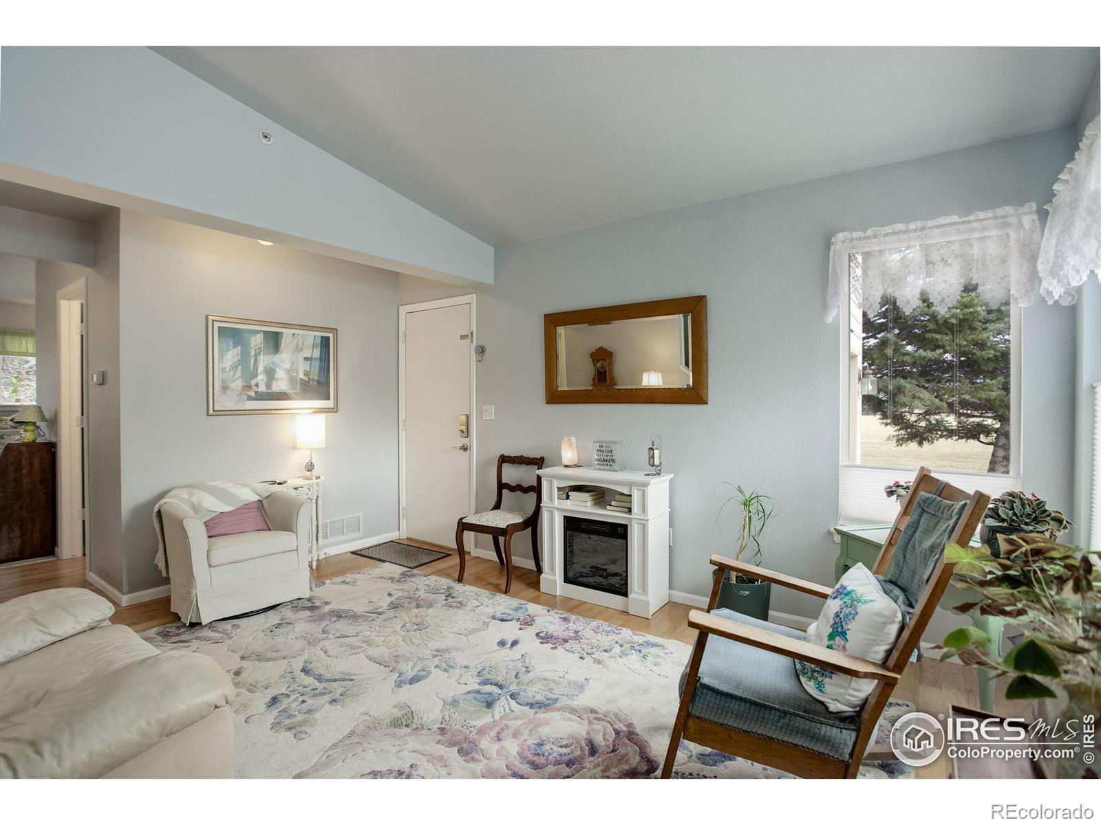 MLS Image #3 for 208  dean circle,loveland, Colorado