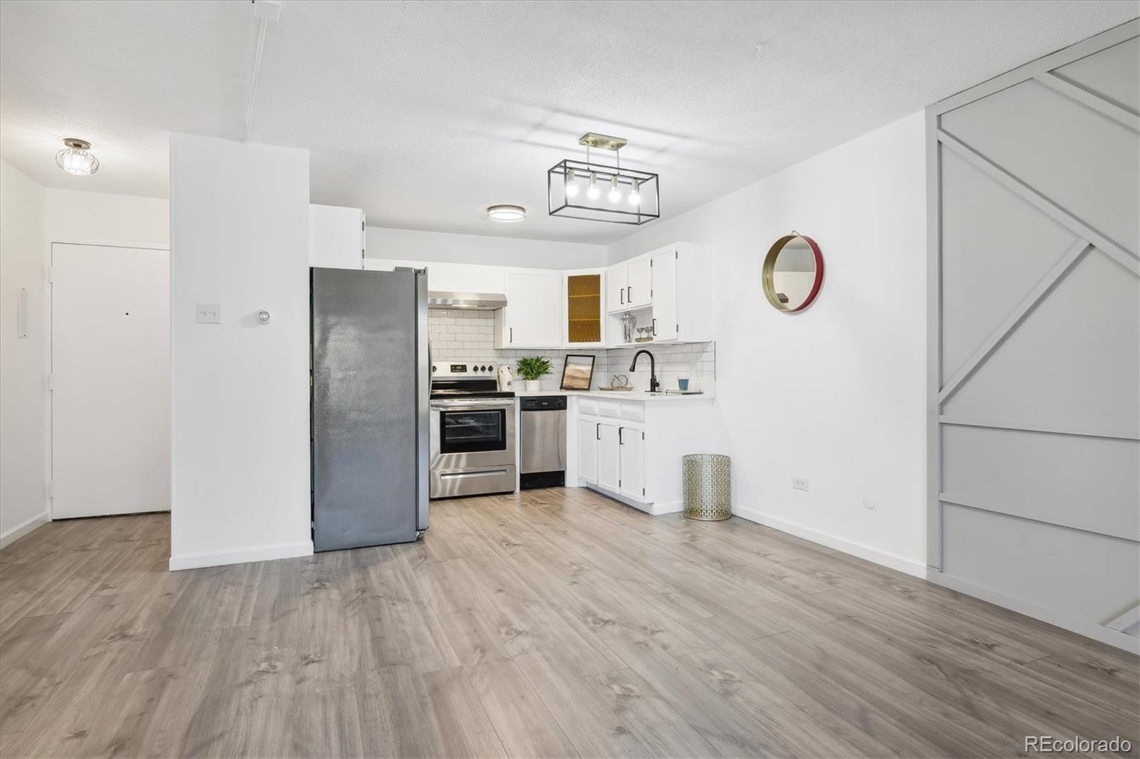 MLS Image #4 for 620 s alton way,denver, Colorado