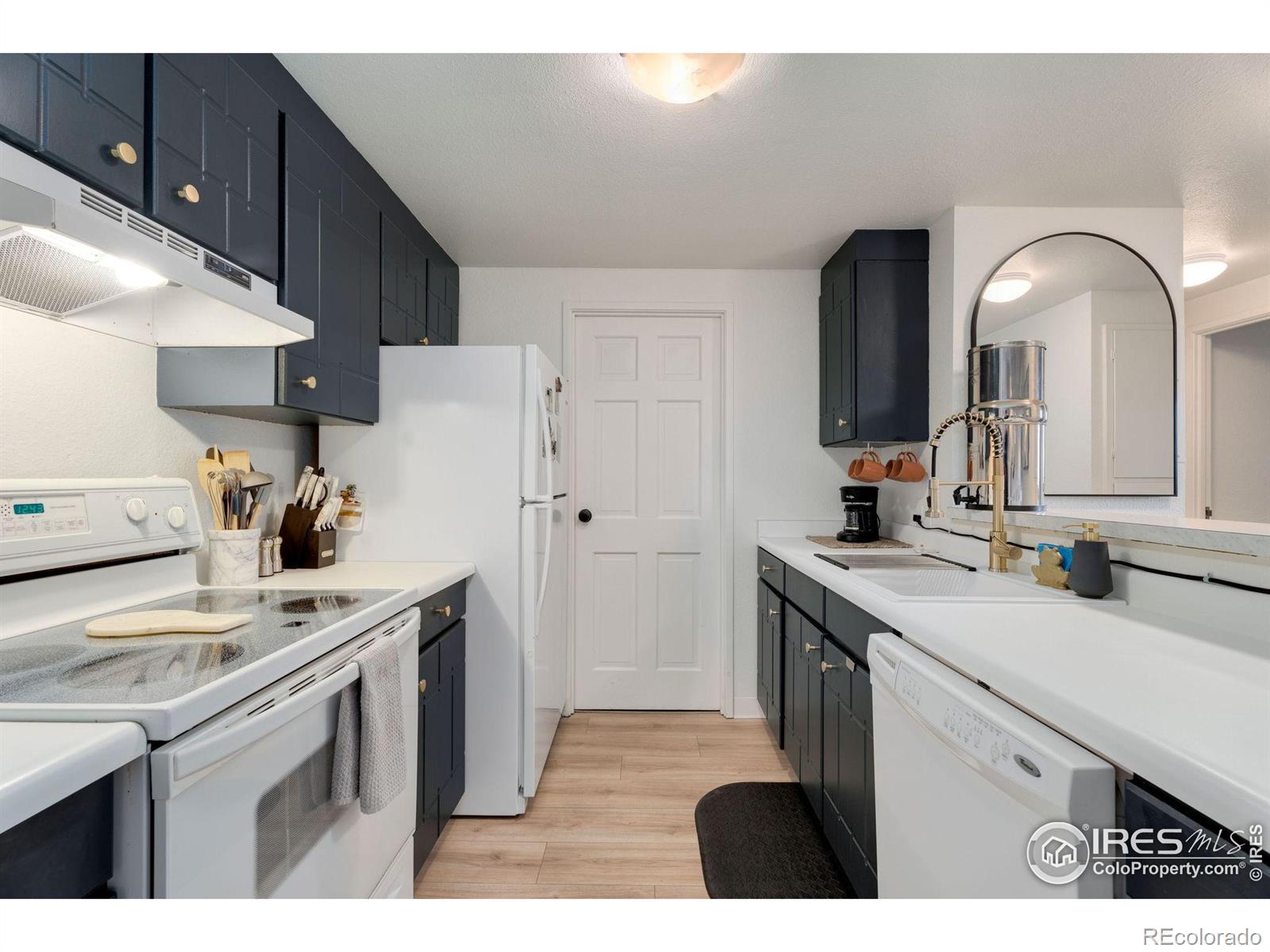 MLS Image #3 for 415 s howes street,fort collins, Colorado