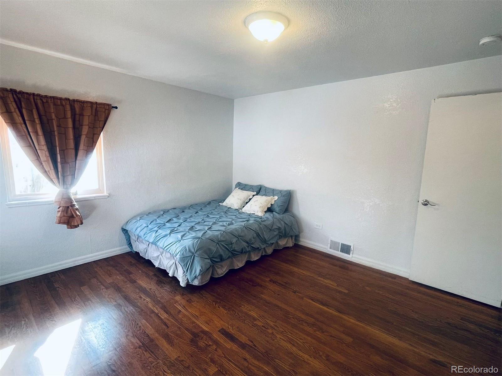 MLS Image #12 for 830 s sheridan boulevard,denver, Colorado