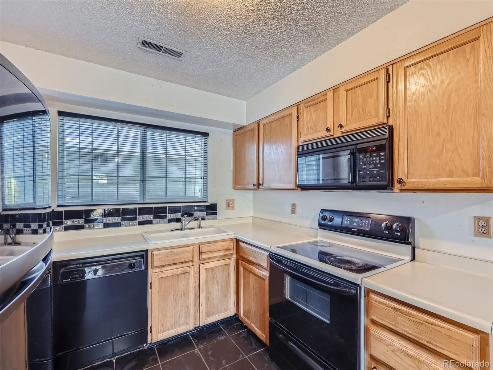 MLS Image #11 for 3403 s ammons street,lakewood, Colorado