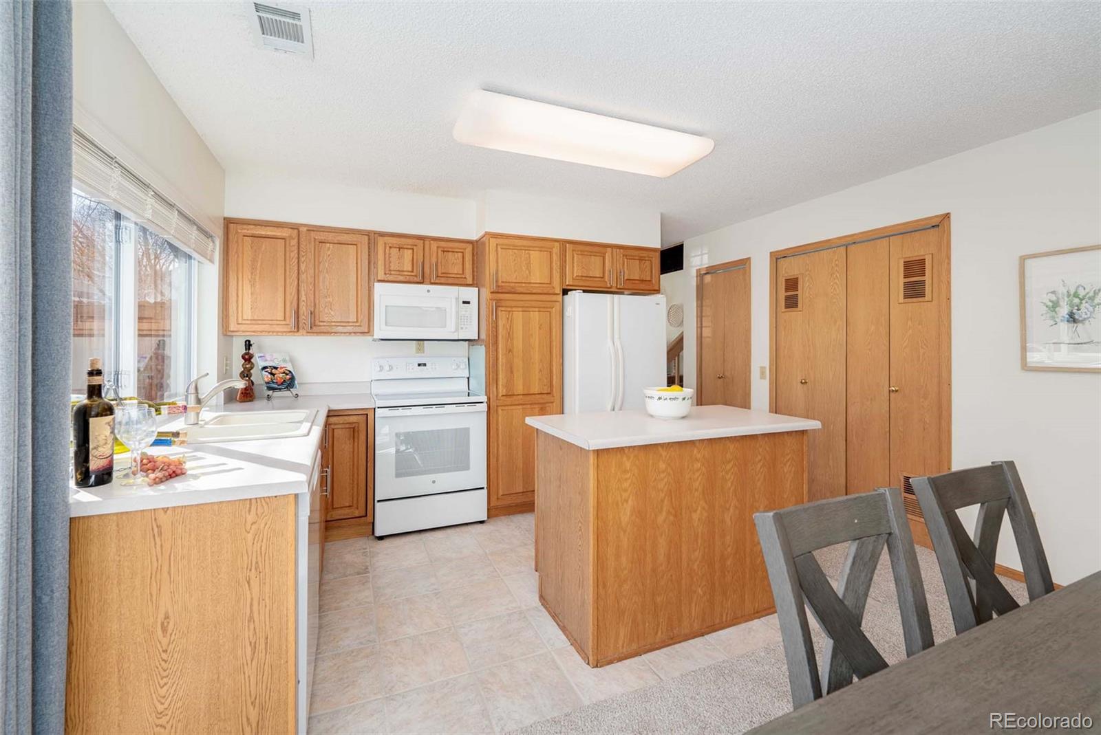 MLS Image #10 for 7091 s knolls way,centennial, Colorado