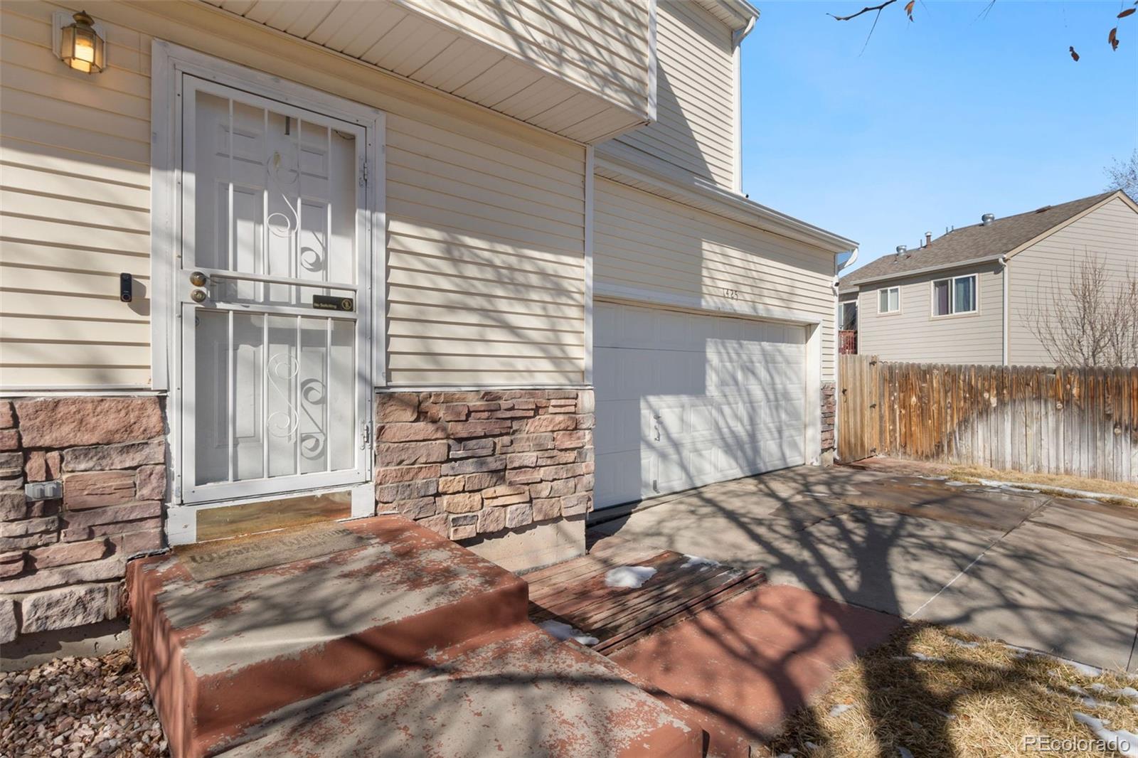 MLS Image #2 for 1425 s pitkin court,aurora, Colorado