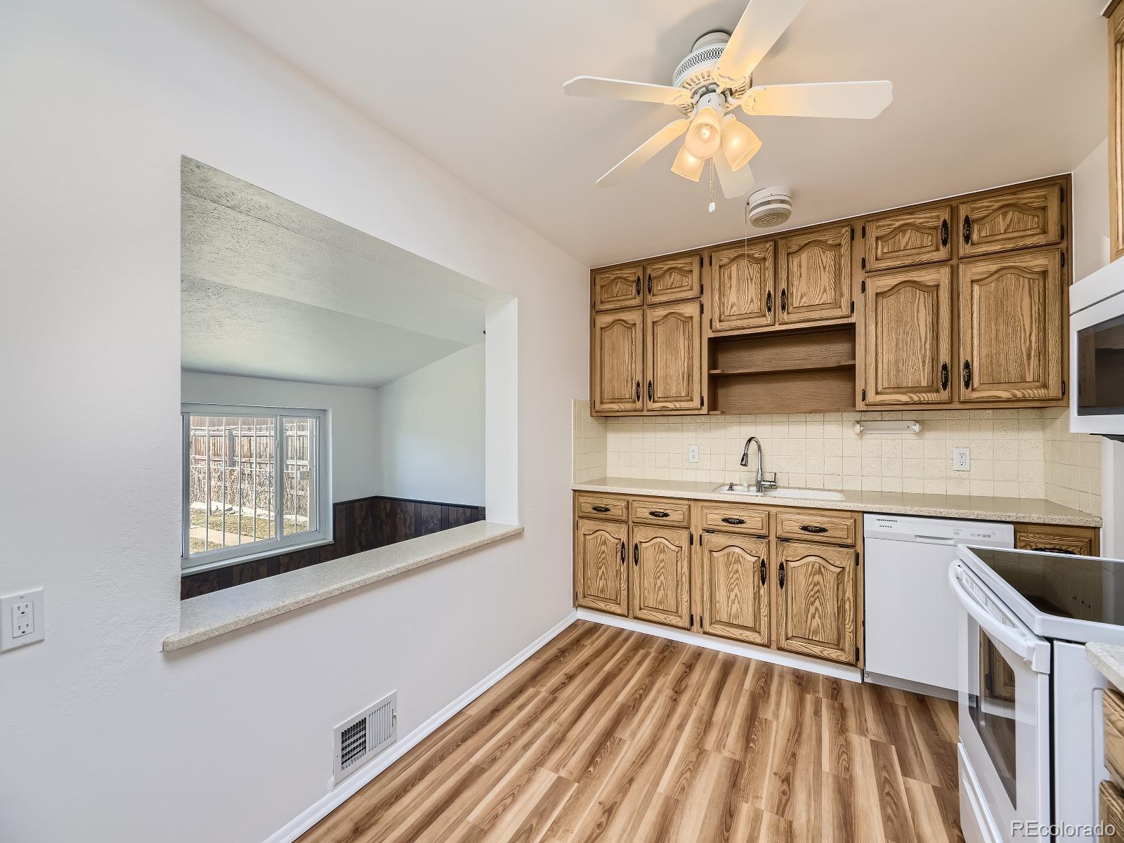 MLS Image #10 for 1627 s knox court,denver, Colorado