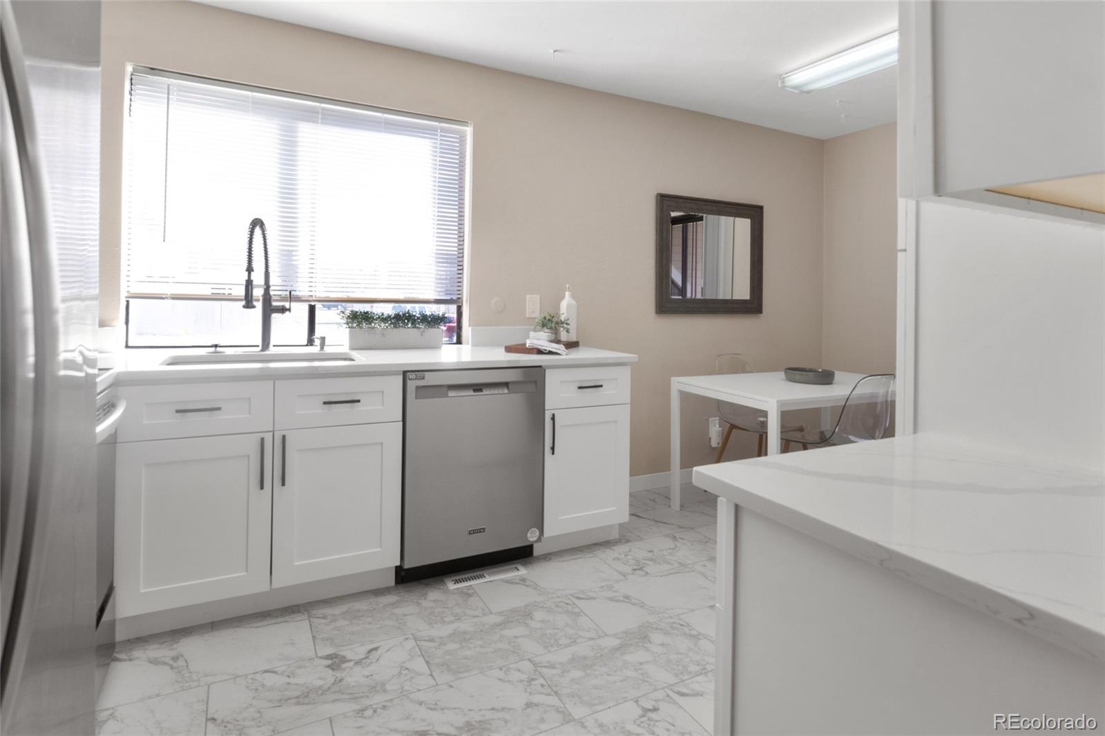 MLS Image #10 for 1050 s monaco parkway,denver, Colorado