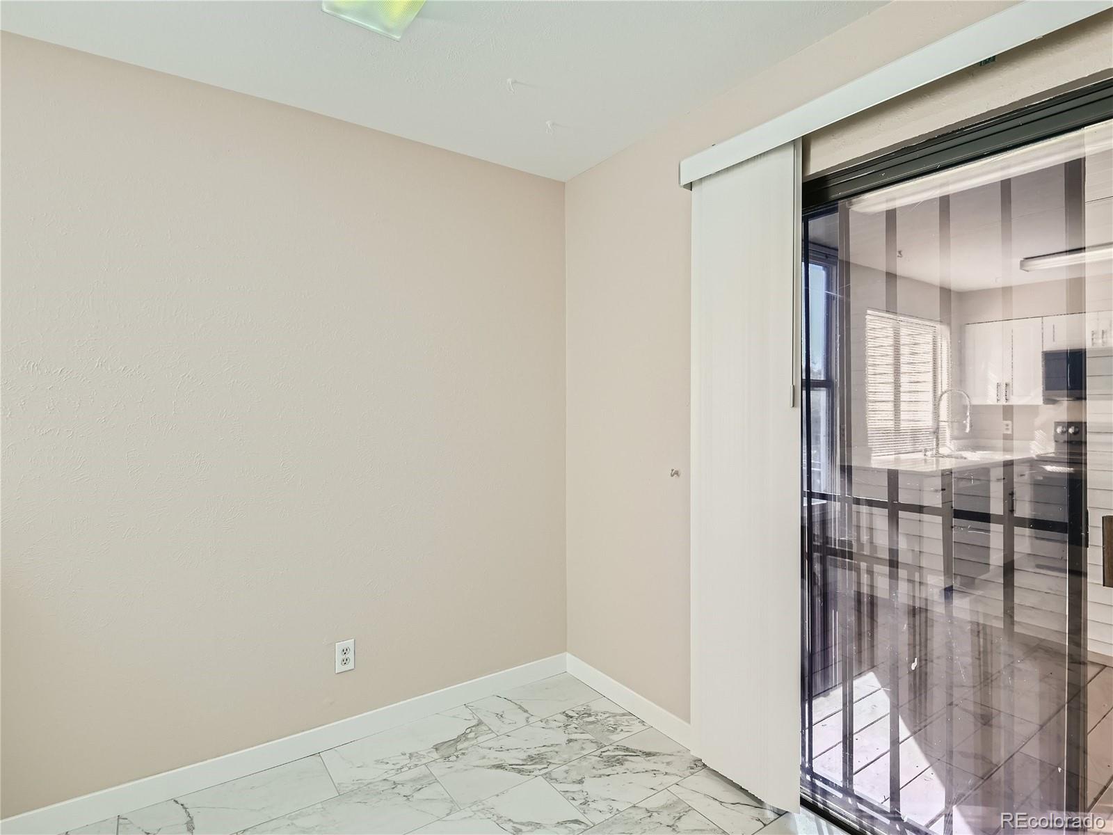 MLS Image #12 for 1050 s monaco parkway,denver, Colorado