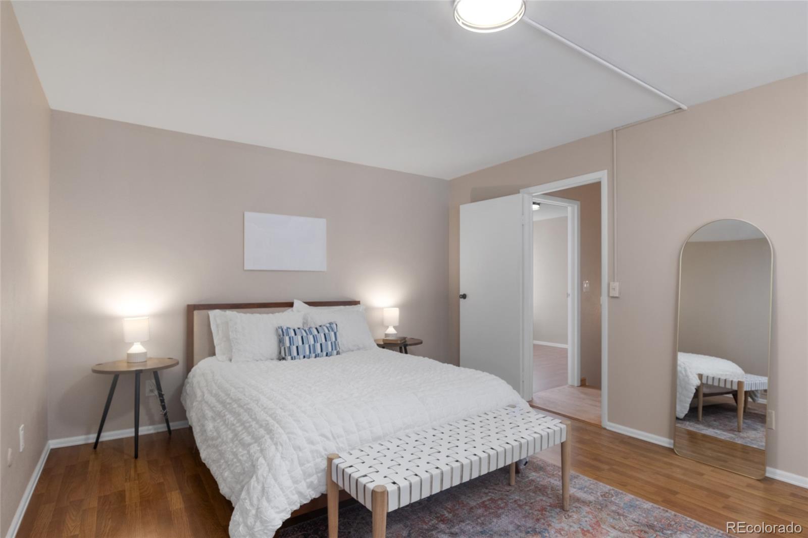 MLS Image #13 for 1050 s monaco parkway,denver, Colorado