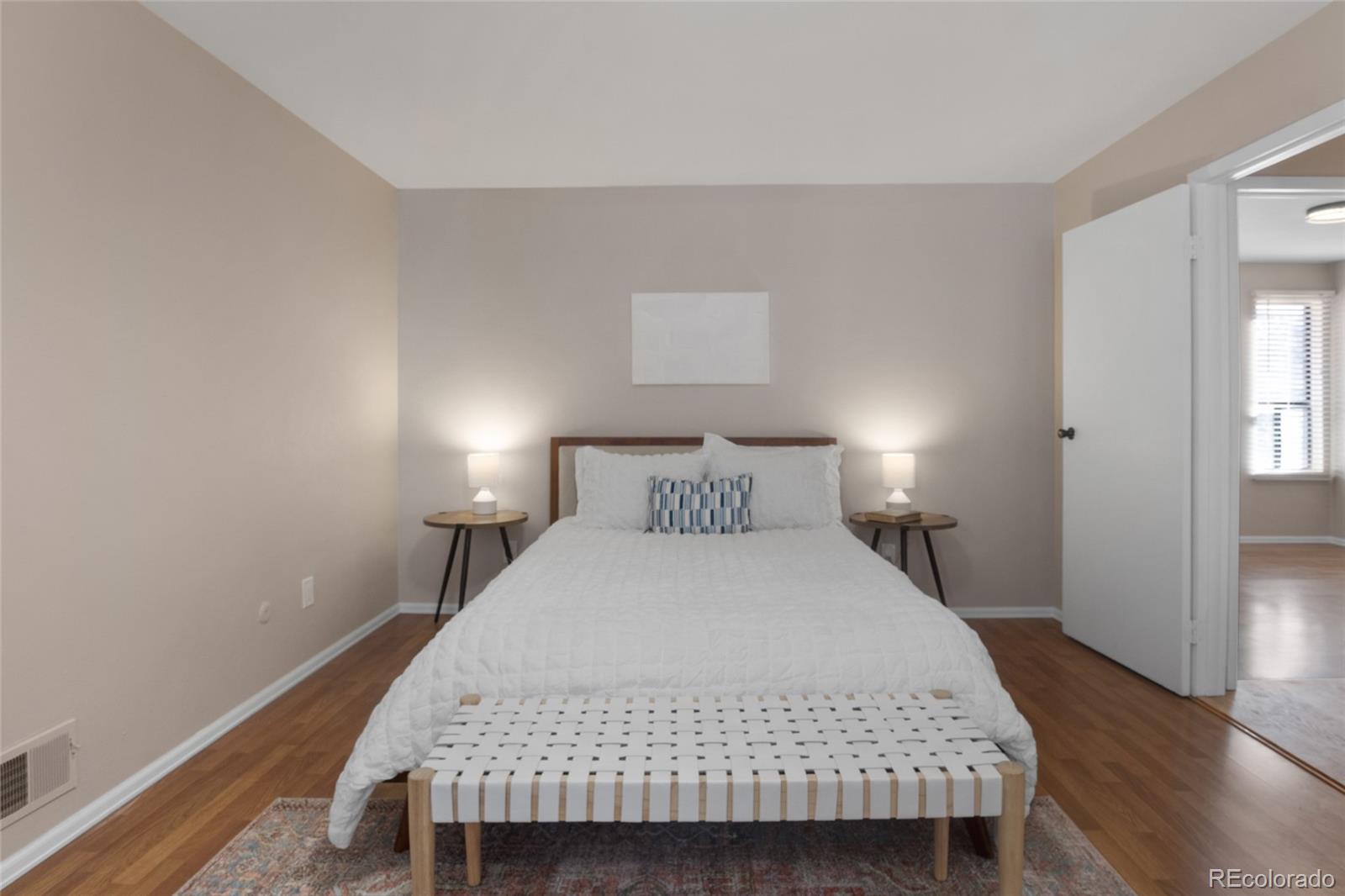 MLS Image #14 for 1050 s monaco parkway,denver, Colorado