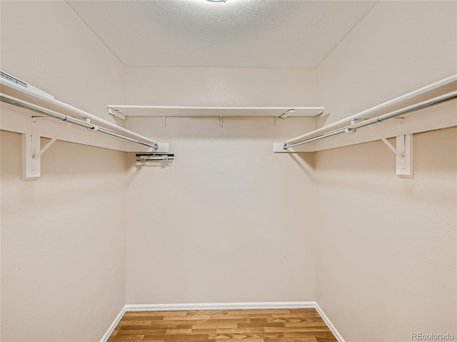 MLS Image #18 for 1050 s monaco parkway,denver, Colorado