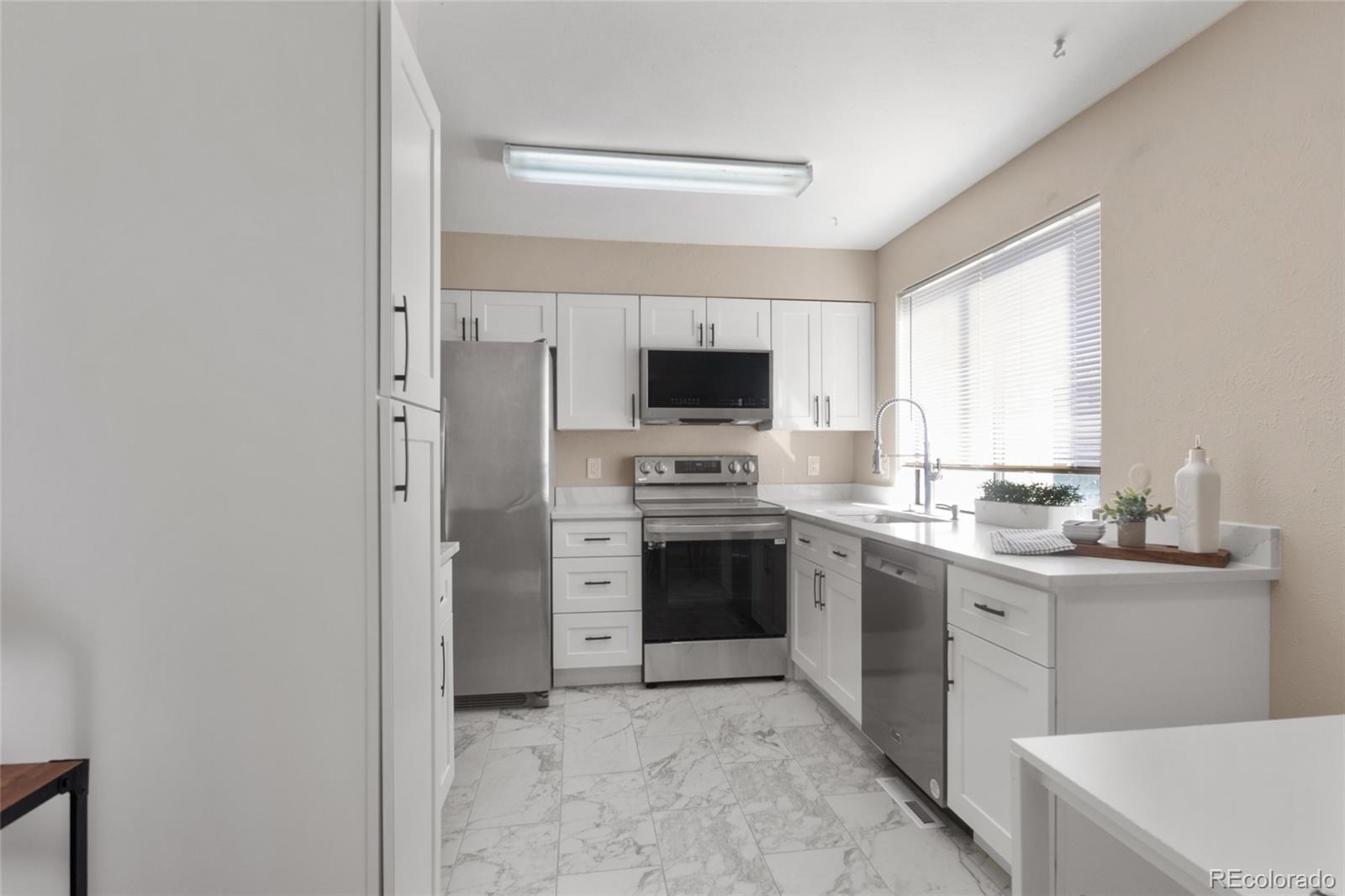 MLS Image #2 for 1050 s monaco parkway,denver, Colorado