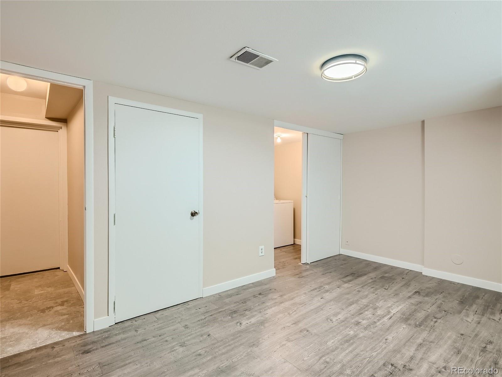 MLS Image #21 for 1050 s monaco parkway,denver, Colorado