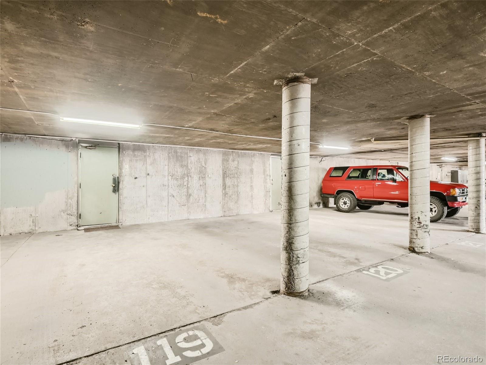 MLS Image #23 for 1050 s monaco parkway,denver, Colorado