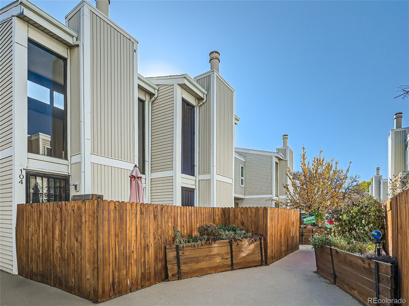 MLS Image #3 for 1050 s monaco parkway,denver, Colorado