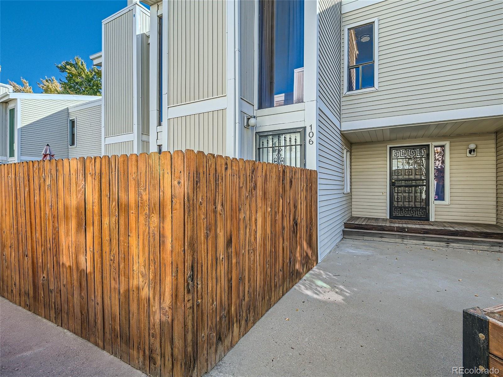 MLS Image #5 for 1050 s monaco parkway,denver, Colorado