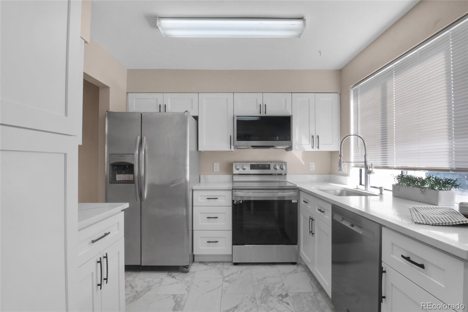 MLS Image #9 for 1050 s monaco parkway,denver, Colorado