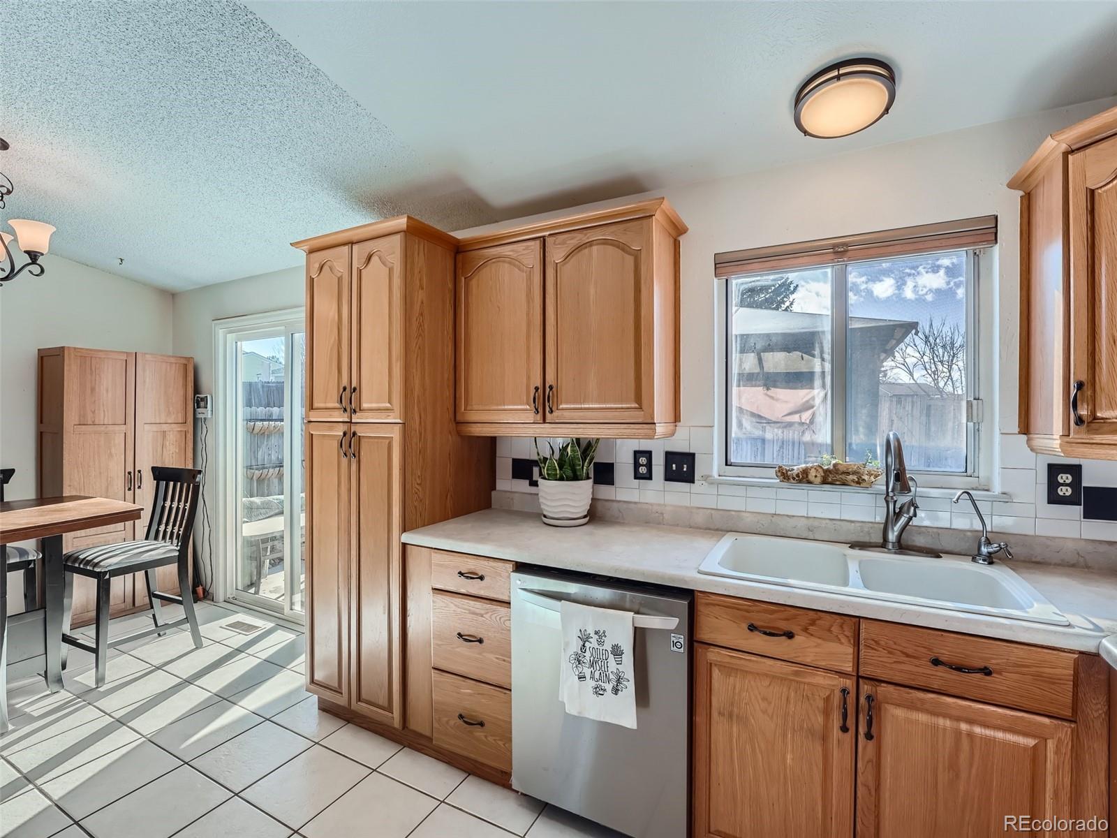 MLS Image #7 for 19176 e oxford drive,aurora, Colorado