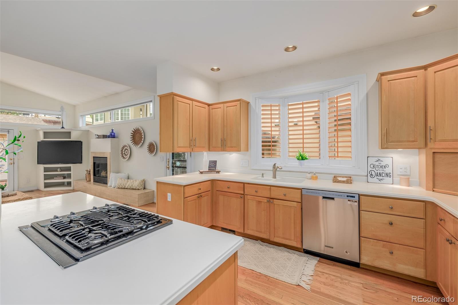 MLS Image #16 for 520  columbine street,denver, Colorado