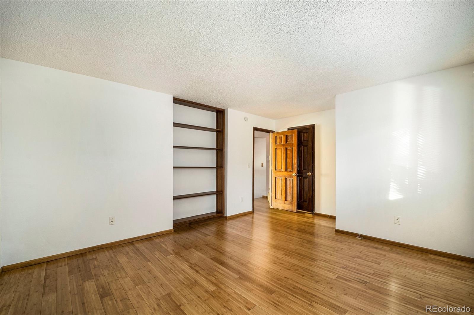 MLS Image #14 for 141 s eagle circle,aurora, Colorado