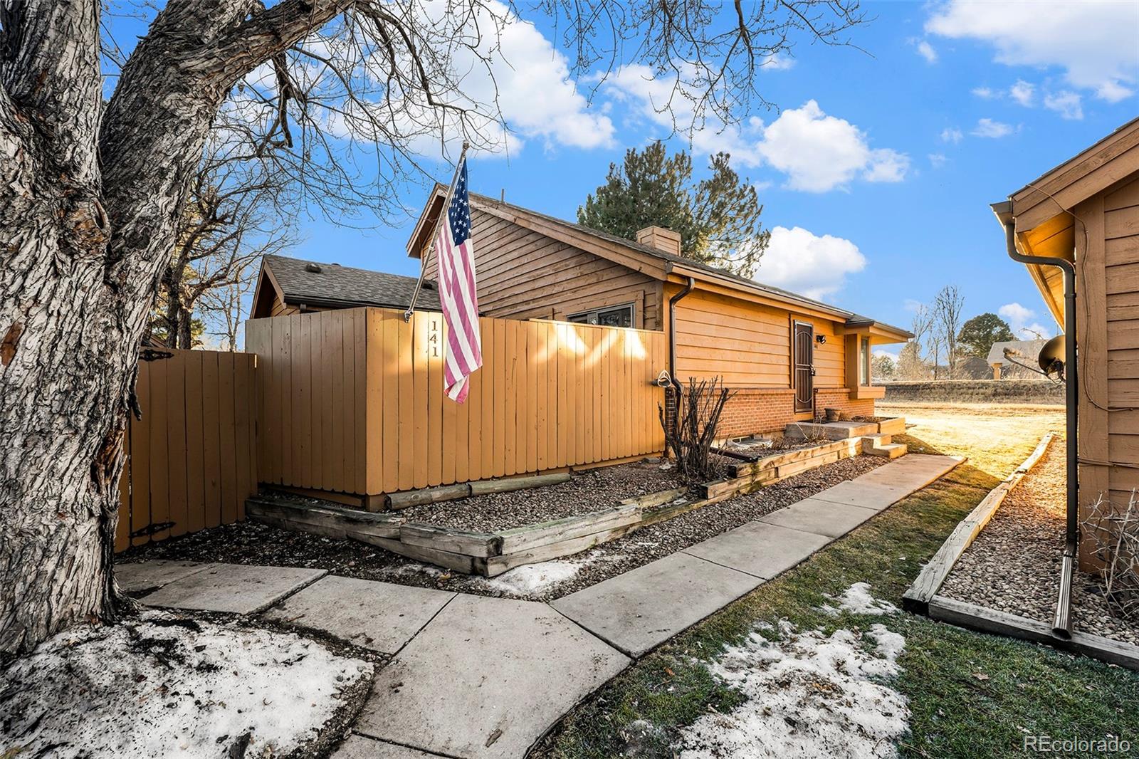 MLS Image #3 for 141 s eagle circle,aurora, Colorado