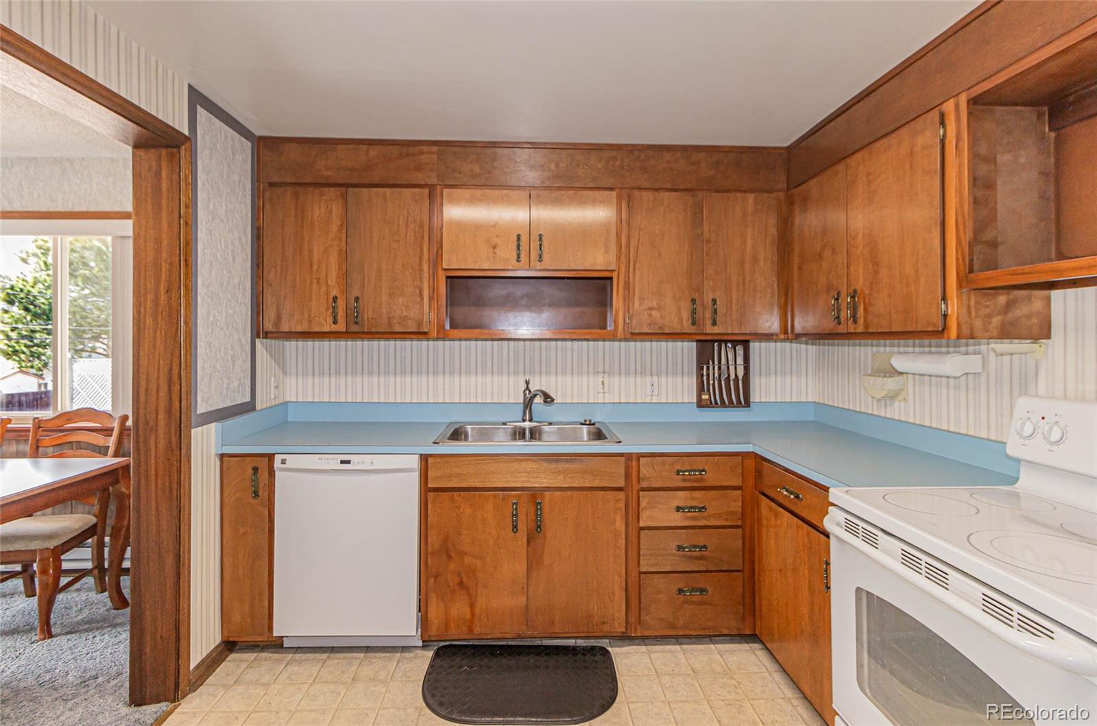 MLS Image #8 for 2716  lark drive,colorado springs, Colorado