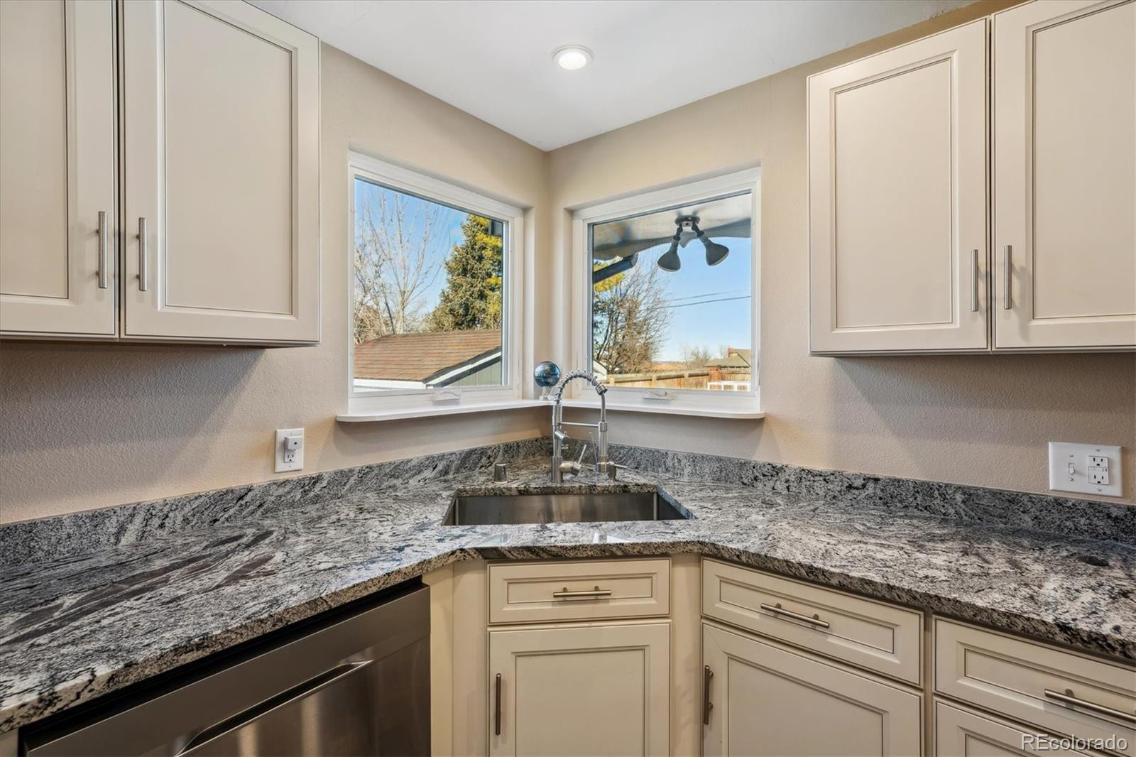 MLS Image #13 for 6851 s prince circle,littleton, Colorado