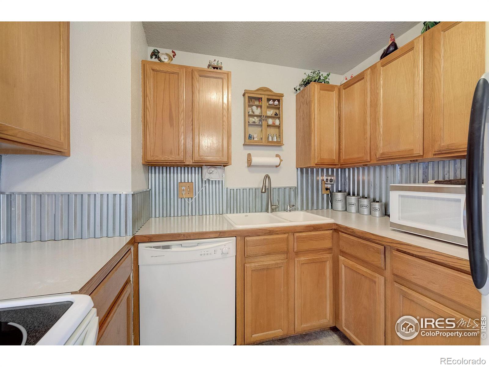 MLS Image #6 for 1121  walnut street,windsor, Colorado