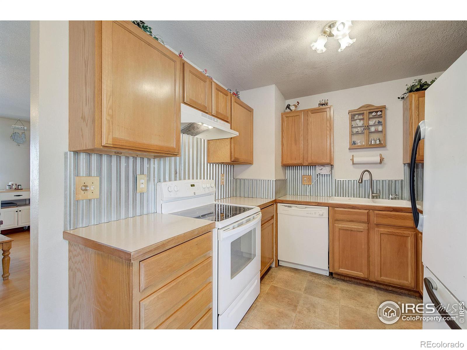 MLS Image #8 for 1121  walnut street,windsor, Colorado